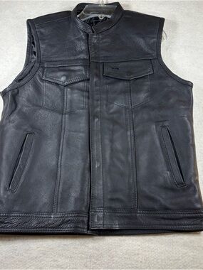 Dream Apparel Men’s Motorcycle Club Black Leather Vest Snap Closure Size 44